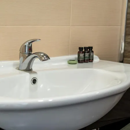 2 Bdr Cozy Downtown I Mall, Park, Subway