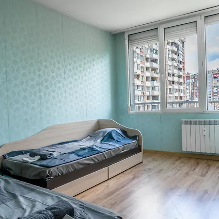 2 Bdr Cozy Downtown I Mall, Park, Subway Apartment
