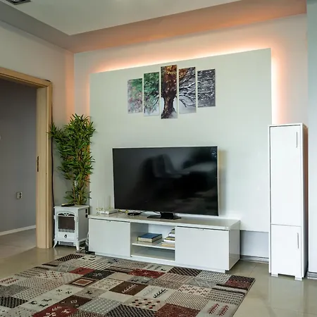2 Bdr Cozy Downtown I Mall, Park, Subway *
